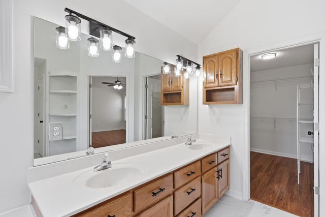 1325 RIVER PINE DR, Collierville, TN 38017