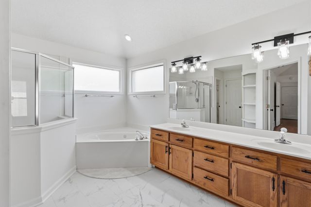 1325 RIVER PINE DR, Collierville, TN 38017