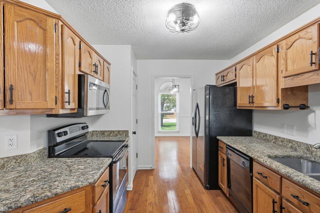 1325 RIVER PINE DR, Collierville, TN 38017