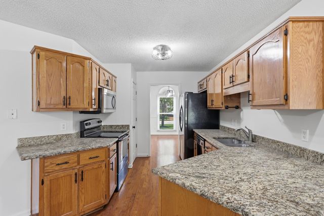 1325 RIVER PINE DR, Collierville, TN 38017