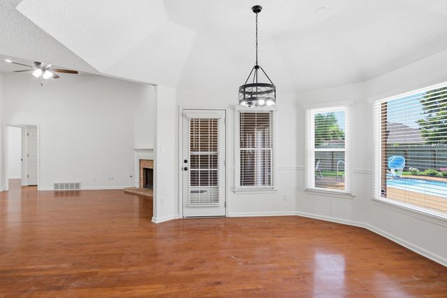 1325 RIVER PINE DR, Collierville, TN 38017