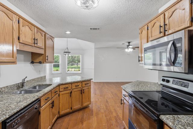 1325 RIVER PINE DR, Collierville, TN 38017