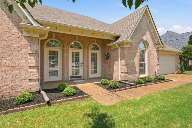 1325 RIVER PINE DR, Collierville, TN 38017