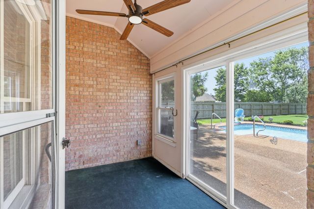 1325 RIVER PINE DR, Collierville, TN 38017