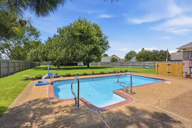 1325 RIVER PINE DR, Collierville, TN 38017