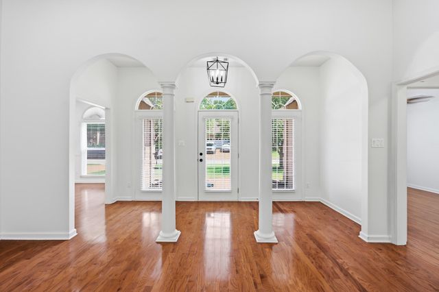 1325 RIVER PINE DR, Collierville, TN 38017