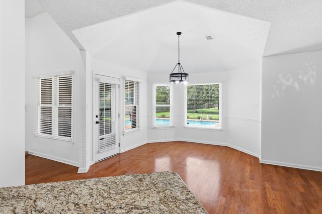 1325 RIVER PINE DR, Collierville, TN 38017