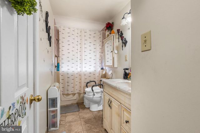 6816 PEPPER ST, Capitol Heights, MD 20743