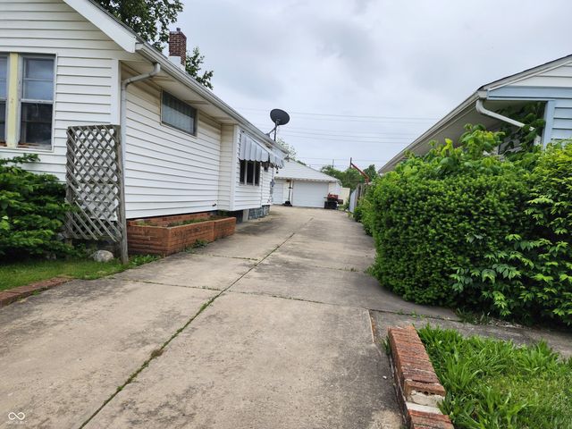 621 E 31st Street, Anderson, IN 46016