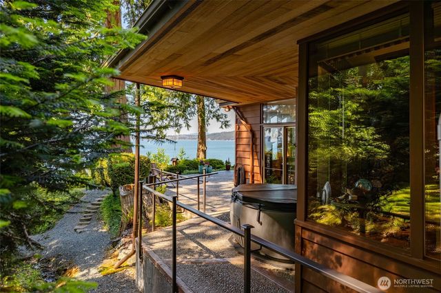 3559 Biz Point Road, Anacortes, WA 98221