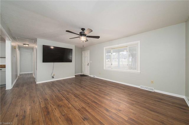 4330 Glenford Drive, Winston-salem, NC 27107