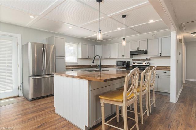 4330 Glenford Drive, Winston-salem, NC 27107