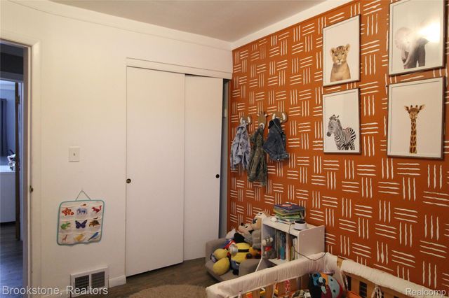 24524 Johnston Avenue, Eastpointe, MI 48021