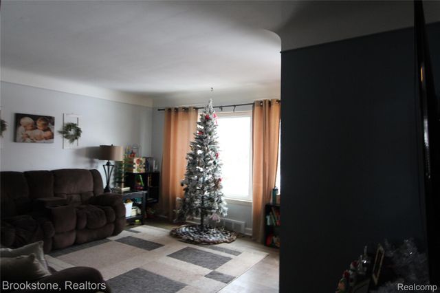 24524 Johnston Avenue, Eastpointe, MI 48021