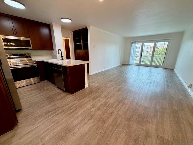 1885 Diamond St. 2-211, San Diego, CA 92109