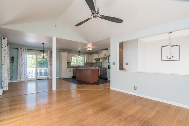 4 Phillips Place, Hadley, MA 01035
