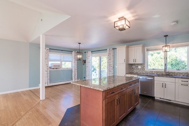 4 Phillips Place, Hadley, MA 01035