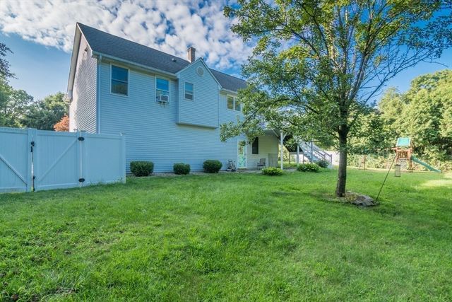 4 Phillips Place, Hadley, MA 01035