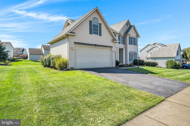2191 CANTERBURY DR, Mechanicsburg, PA 17055