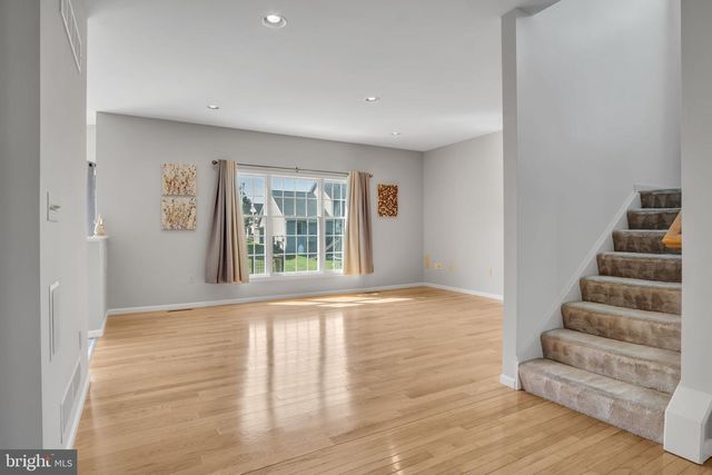 2191 CANTERBURY DR, Mechanicsburg, PA 17055