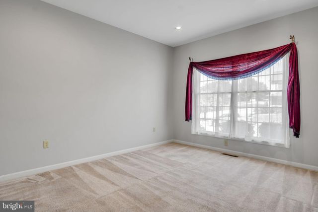 2191 CANTERBURY DR, Mechanicsburg, PA 17055