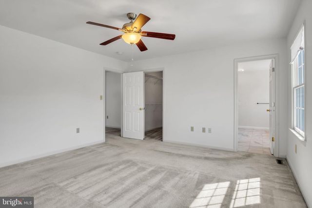 2191 CANTERBURY DR, Mechanicsburg, PA 17055