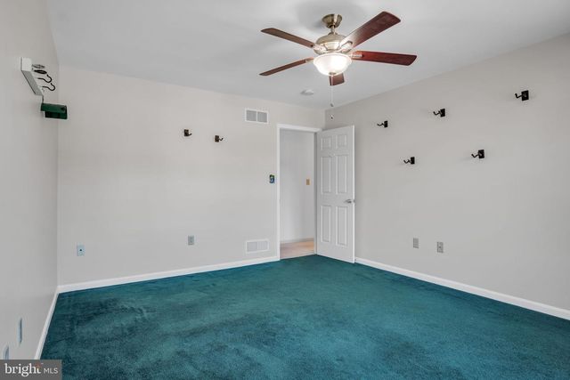 2191 CANTERBURY DR, Mechanicsburg, PA 17055