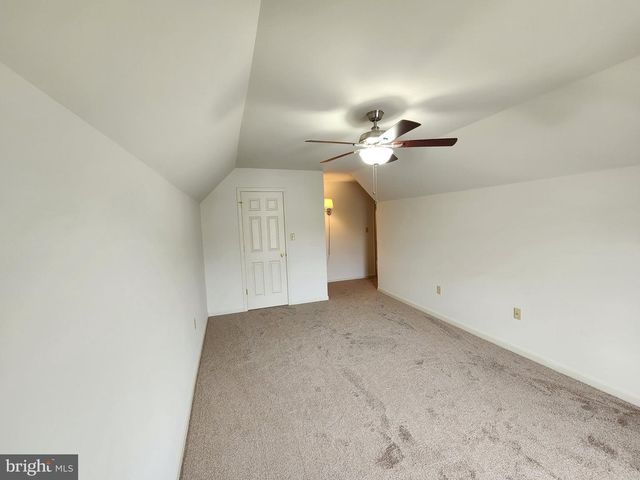 2191 CANTERBURY DR, Mechanicsburg, PA 17055