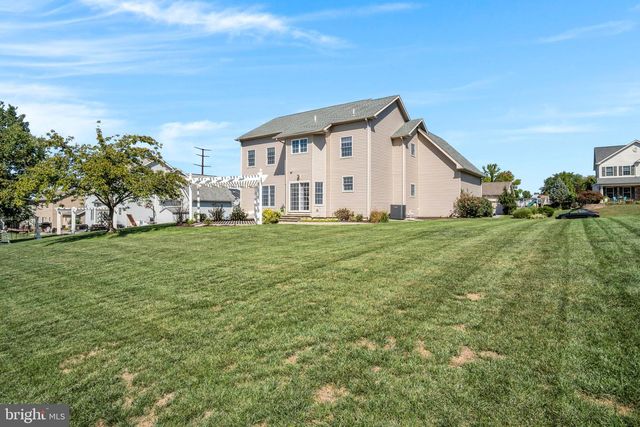 2191 CANTERBURY DR, Mechanicsburg, PA 17055