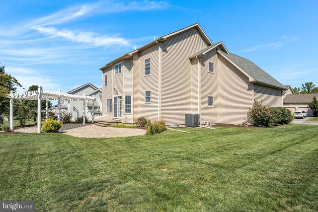 2191 CANTERBURY DR, Mechanicsburg, PA 17055