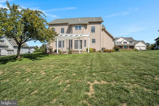 2191 CANTERBURY DR, Mechanicsburg, PA 17055