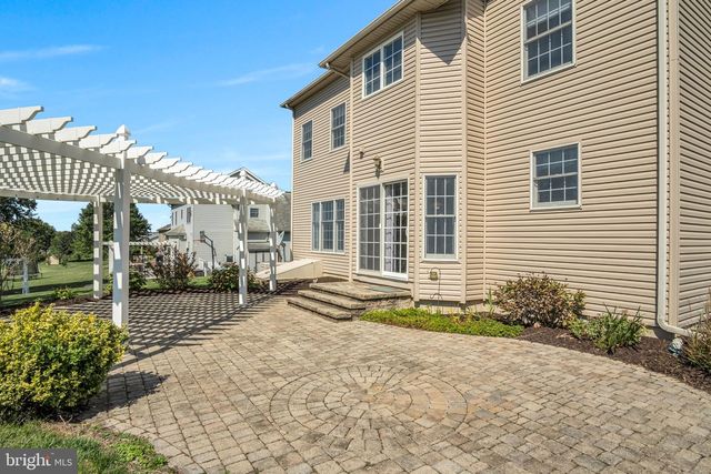 2191 CANTERBURY DR, Mechanicsburg, PA 17055