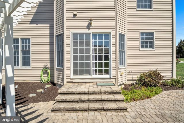 2191 CANTERBURY DR, Mechanicsburg, PA 17055