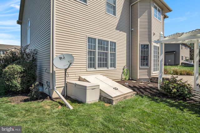 2191 CANTERBURY DR, Mechanicsburg, PA 17055