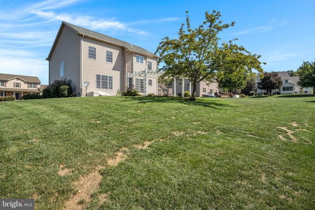 2191 CANTERBURY DR, Mechanicsburg, PA 17055