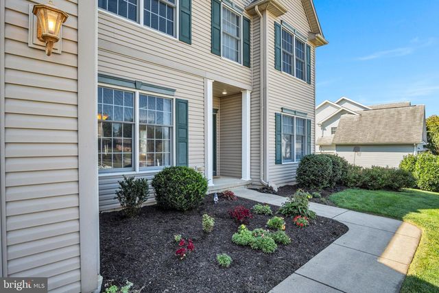 2191 CANTERBURY DR, Mechanicsburg, PA 17055