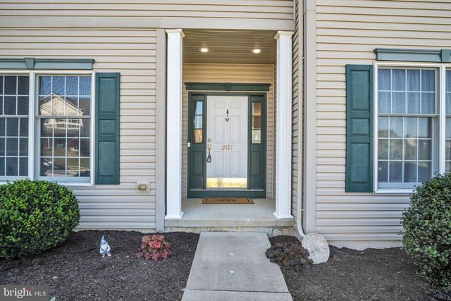2191 CANTERBURY DR, Mechanicsburg, PA 17055