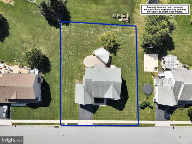 2191 CANTERBURY DR, Mechanicsburg, PA 17055