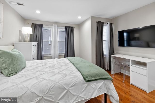 2202 E CHASE ST, Baltimore, MD 21213