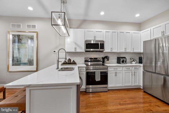 2202 E CHASE ST, Baltimore, MD 21213