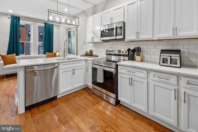 2202 E CHASE ST, Baltimore, MD 21213