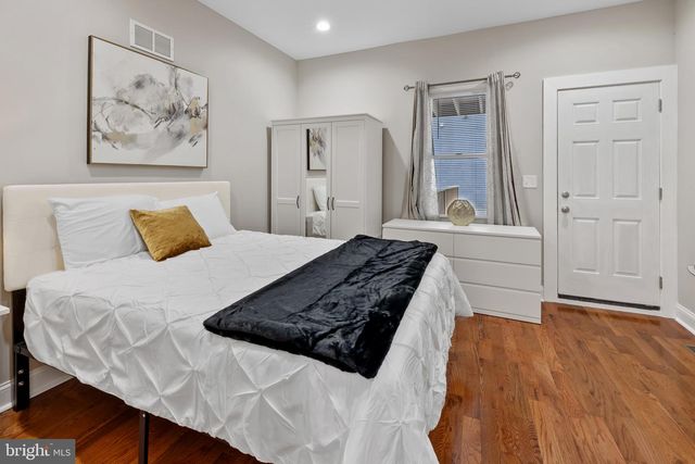 2202 E CHASE ST, Baltimore, MD 21213