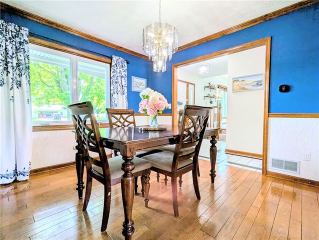 19 Towngate Road, Greece, NY 14626