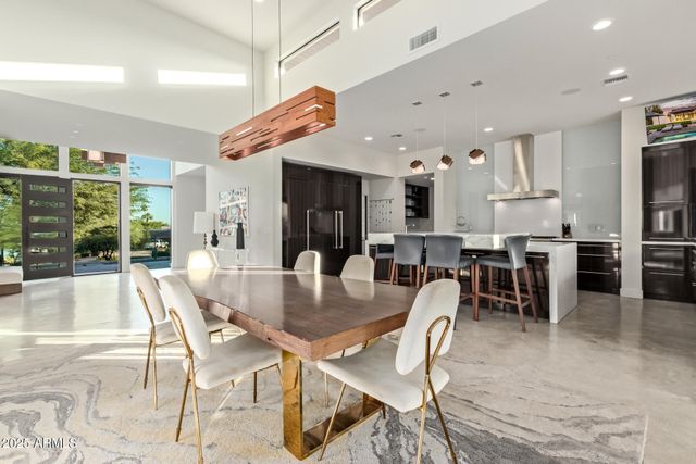 6636 N 48TH Street, Paradise Valley, AZ 85253