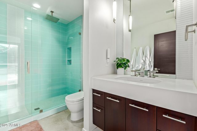 6636 N 48TH Street, Paradise Valley, AZ 85253