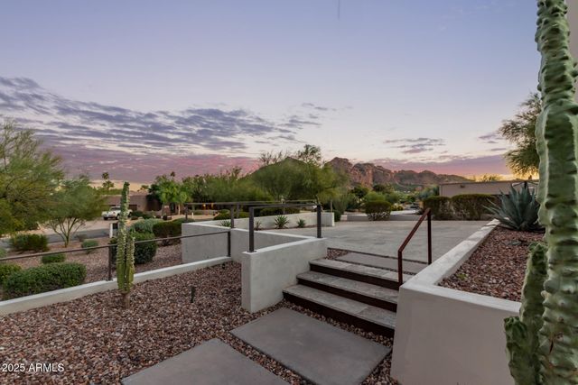 6636 N 48TH Street, Paradise Valley, AZ 85253