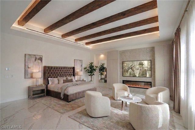 593 39th AVE NW, Naples, FL 34120