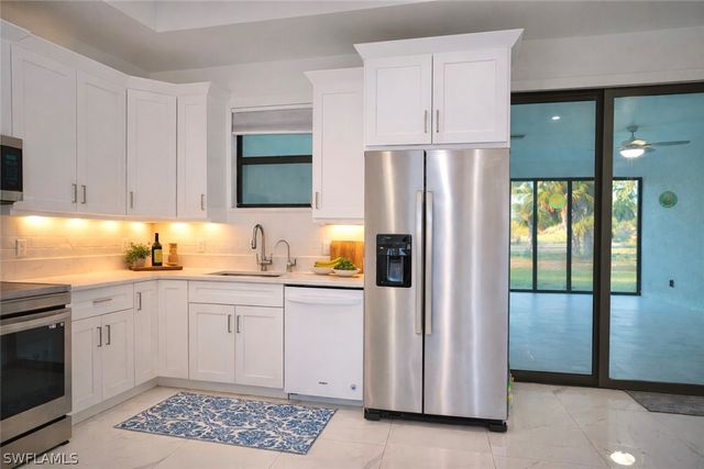 593 39th AVE NW, Naples, FL 34120