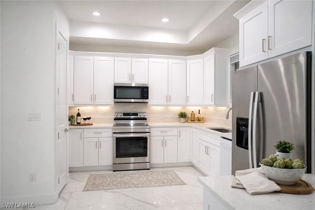 593 39th AVE NW, Naples, FL 34120