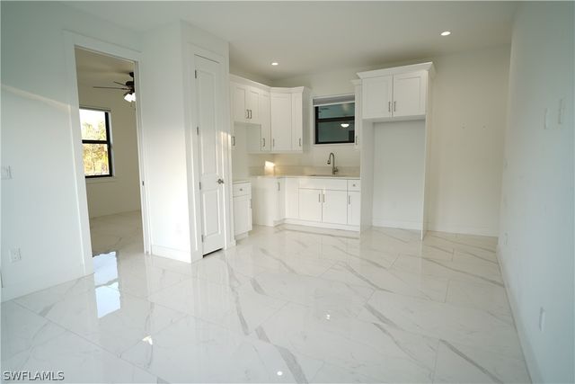 593 39th AVE NW, Naples, FL 34120